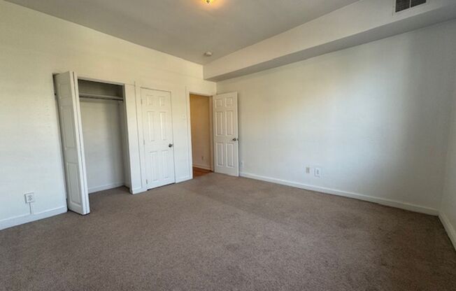 2 beds, 1 bath, 830 sqft, $2,290, Unit 3510 Louisa St. #05
