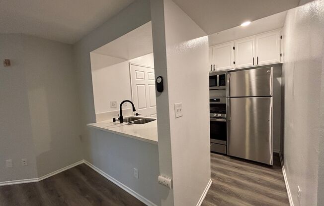 2 beds, 2 baths, 1,150 sqft, $2,148, Unit 112