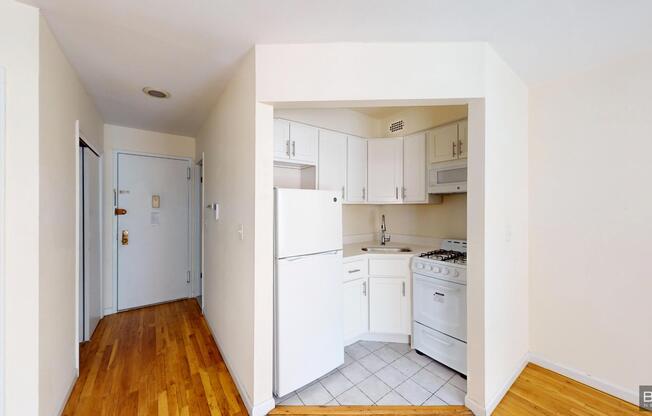 162 W 80 ST