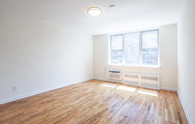 204 W 14 ST