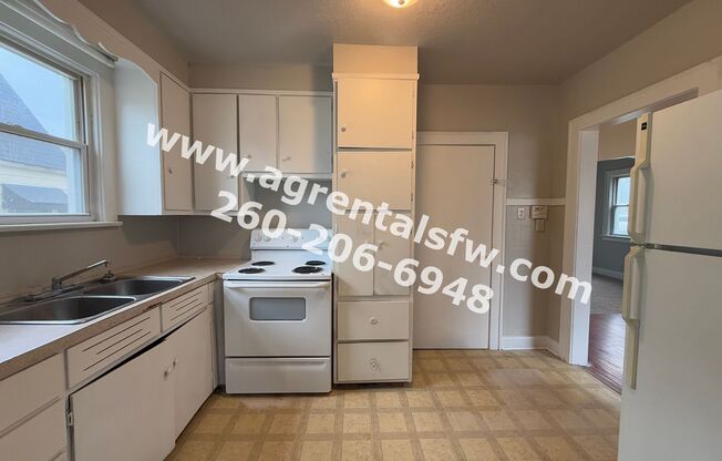 3 beds, 1 bath, $1,300