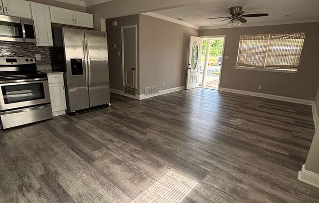 3 Bedroom 2 Bath Home with Privacy Fence Available Now!