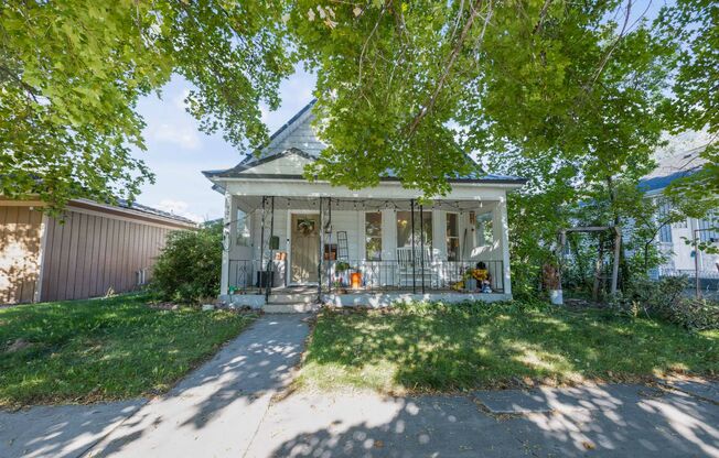 CUTE 3 BED 3 BATH HOME CLOSE TO HISTORIC DOWNTOWN IDAHO FALLS!