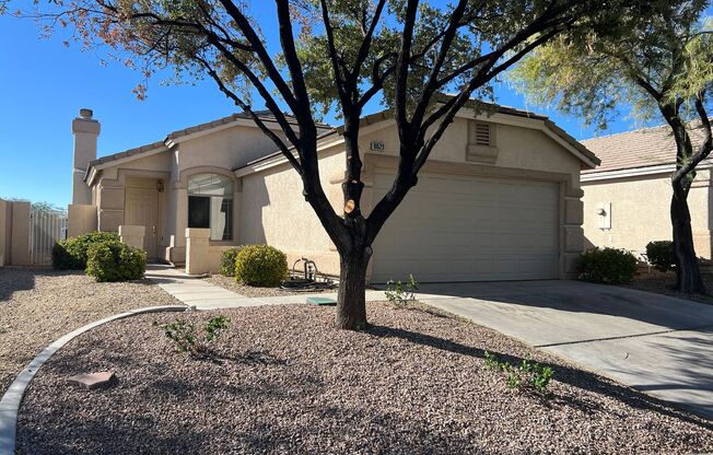 1 STORY 3 BR, 2 BA  HOME IN THE HEART OF SOUTH SUMMERLIN!