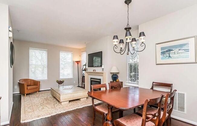 Coming Soon – 3BR/4BA End-Unit Townhome with Rooftop Deck & Parking in Locust Point