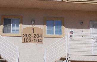 1900 N. Torrey Pines #204