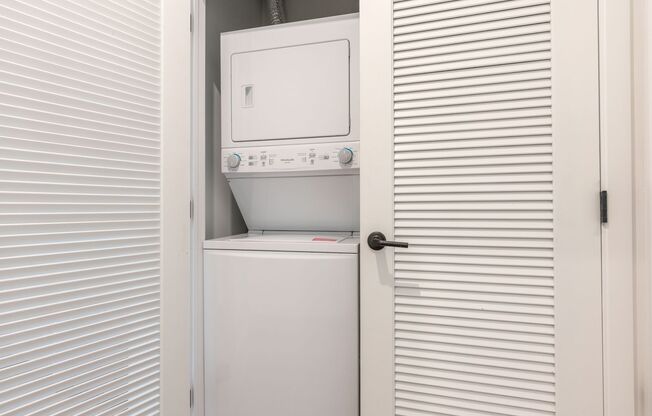 Studio, 1 bath, 525 sqft, $1,325, Unit 304