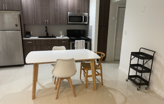 18 NW 45 ST