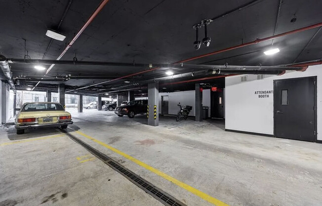 2 beds, 1 bath, $4,300, Unit 5F