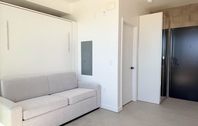 Studio, 1 bath, 285 sqft, $2,120, Unit 201