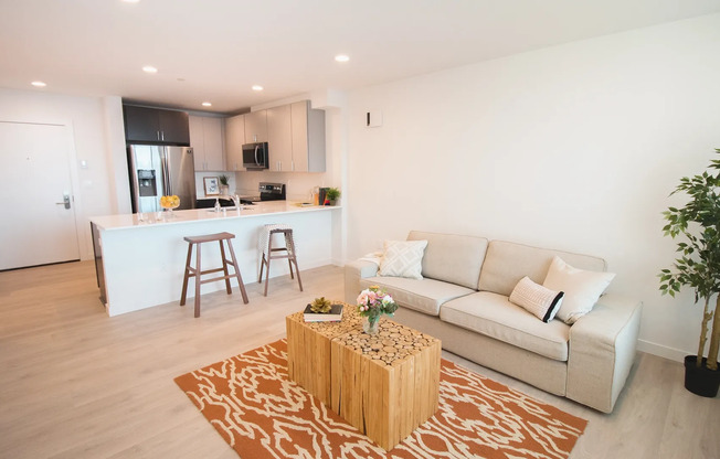 1 bed, 1 bath, 635 sqft, $1,750, Unit 307