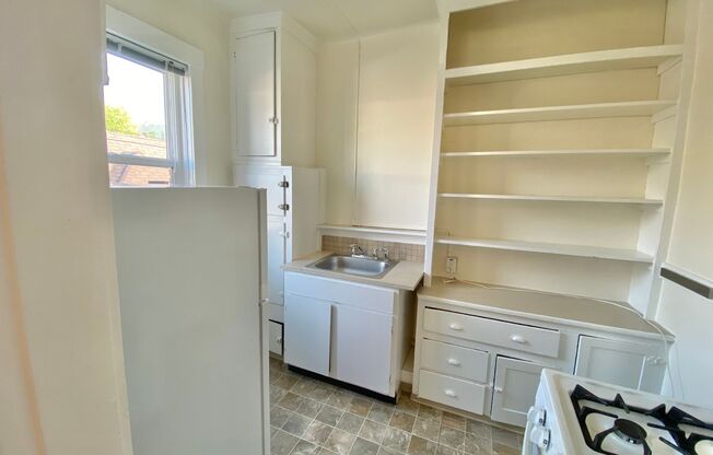 Studio, 1 bath, 455 sqft, $1,750, Unit 310