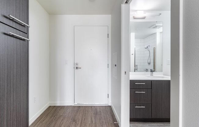 Studio, 1 bath, 401 sqft, $1,925, Unit 201