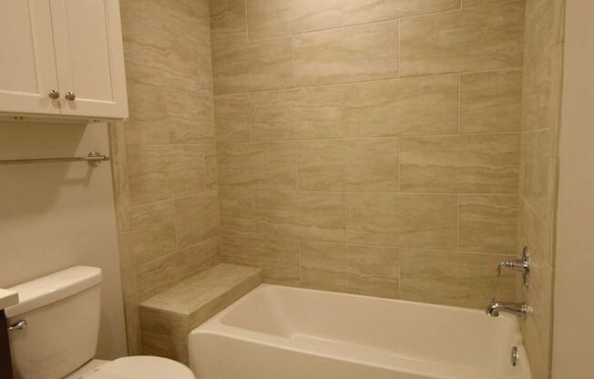 2 beds, 2 baths, 981 sqft, $1,400, Unit 307