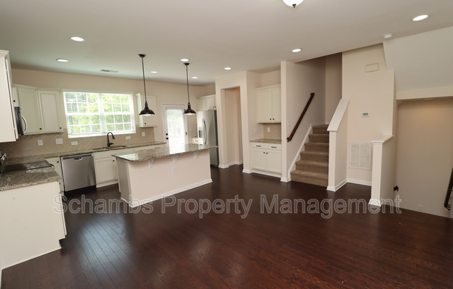 1405 REGENTS LN