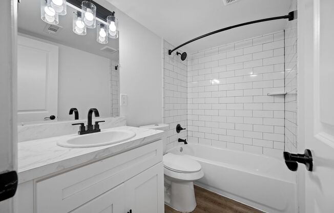 2 beds, 1.5 baths, 850 sqft, $1,695, Unit E109
