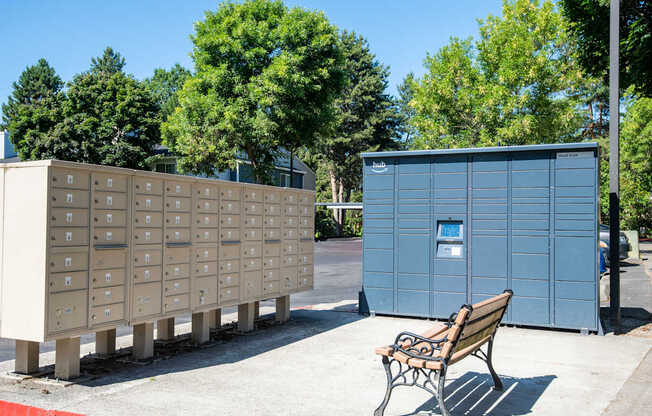 Hunt Club mail station and Amazon Hub