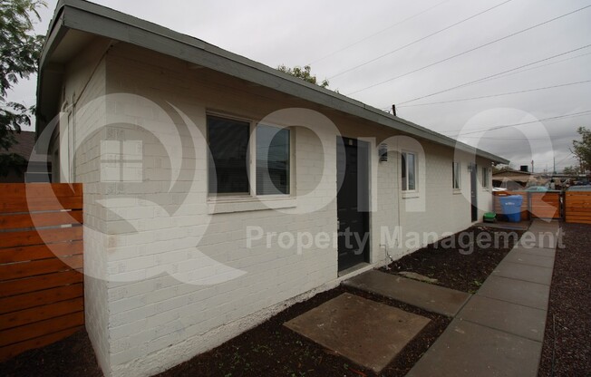 1103 W SHERMAN ST