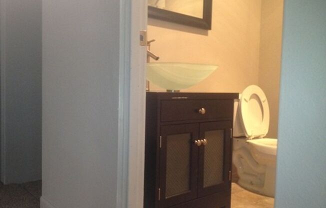 2 beds, 1 bath, 785 sqft, $1,225, Unit C201