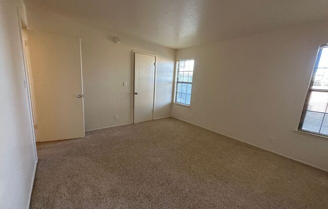 2 beds, 1 bath, 875 sqft, $1,650, Unit 12