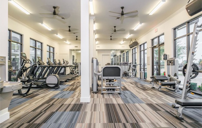 the fitness center at reveal Lake Ridge