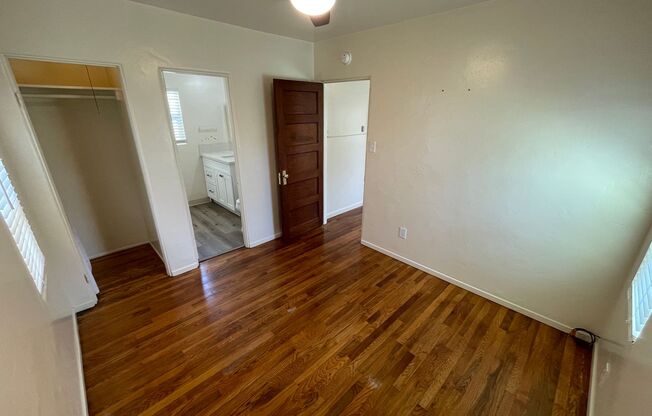 **CHARMING CASITA ** 1Bedroom / 1 Bath available in the Highly desirable Old Town Neighborhood !