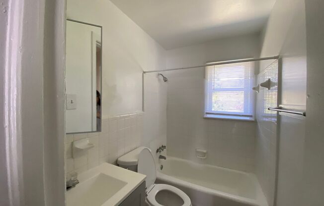 2 beds, 1.5 baths, 800 sqft, $1,290, Unit 4520-09