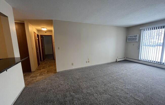 2 beds, 1 bath, 925 sqft, $1,550, Unit 1611113r