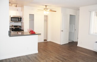 1 bed, 1 bath, 640 sqft, $1,795, Unit 215