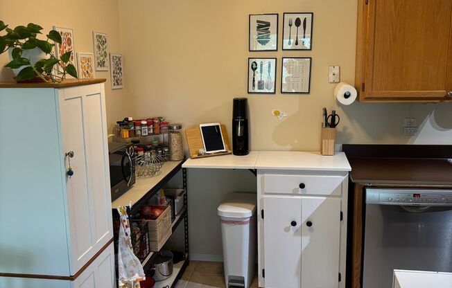 1 bed, 1 bath, 550 sqft, $1,195, Unit 404