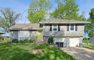 BEAUTIFUL HOME IN THE NORTHLAND!!!