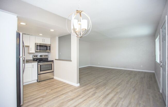 2 beds, 1 bath, 900 sqft, $1,390, Unit 25