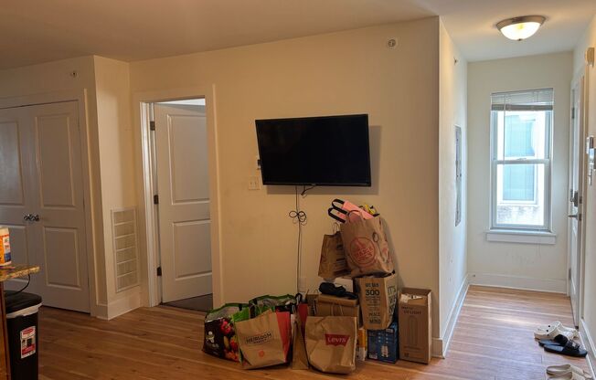 3 beds, 3 baths, 787 sqft, $1,875, Unit Unit 09