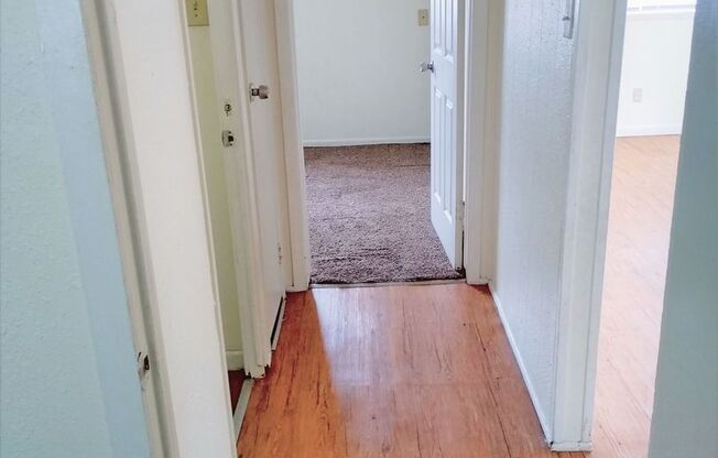 3 beds, 1 bath, 775 sqft, $876, Unit 415-17 Arter-417 Arter