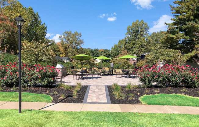 patio with outdoor dining and grilling at Littlestone Apartments in Gallatin