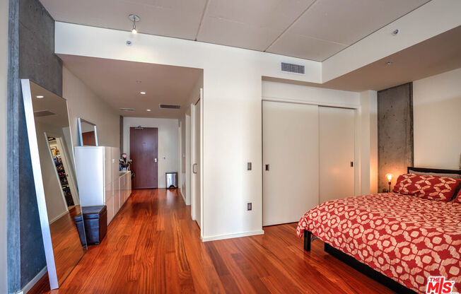 1 bed, 1 bath, 970 sqft, $2,700, Unit 707