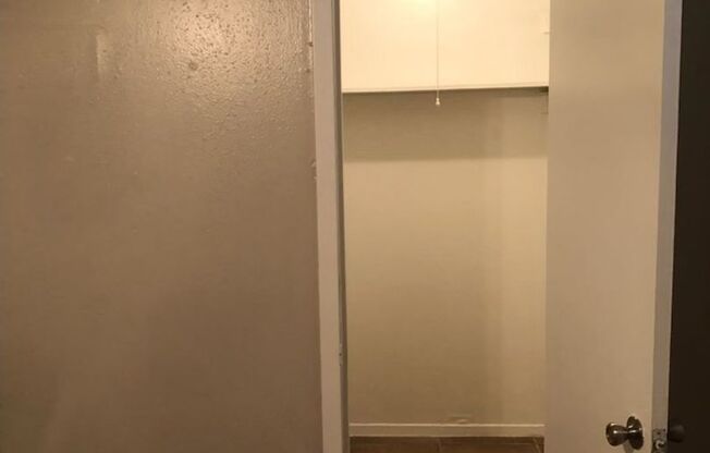 1 bed, 1 bath, 705 sqft, $900, Unit 25