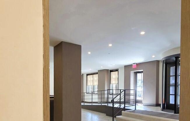 1 bed, 1 bath, $5,500, Unit 10I