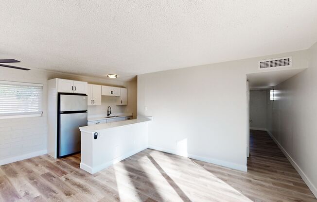 2 beds, 1 bath, 800 sqft, $1,490, Unit 1712-4