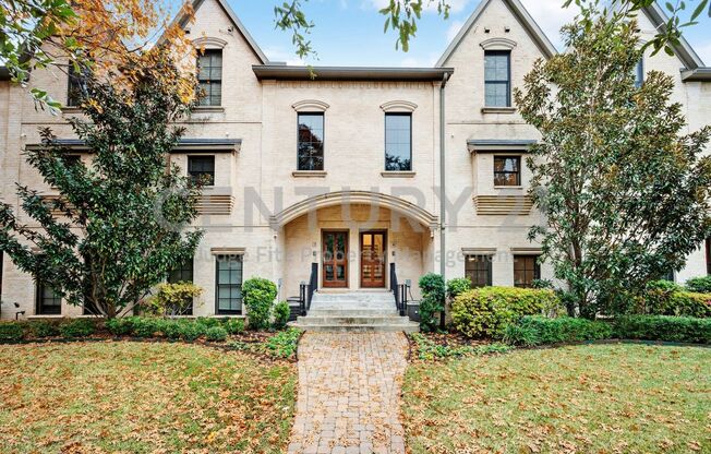 Gorgeous 3-Story 2/2.5/2 Condo in University Park For Rent!