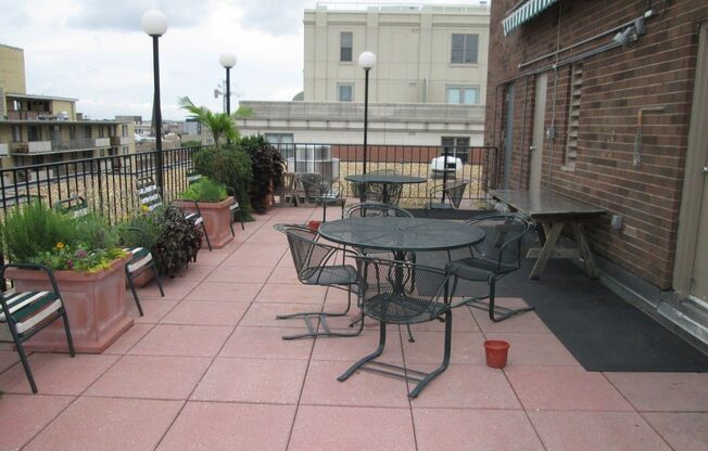 Studio, 1 bath, $1,950, Unit # 713