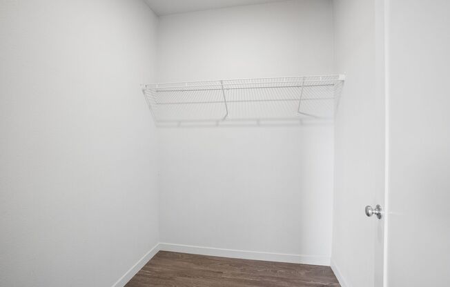 3 beds, 2 baths, 1,183 sqft, $1,925, Unit 404
