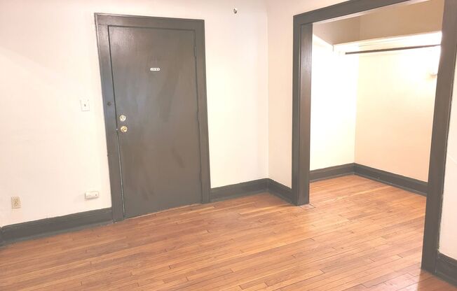 Studio, 1 bath, $775, Unit 109