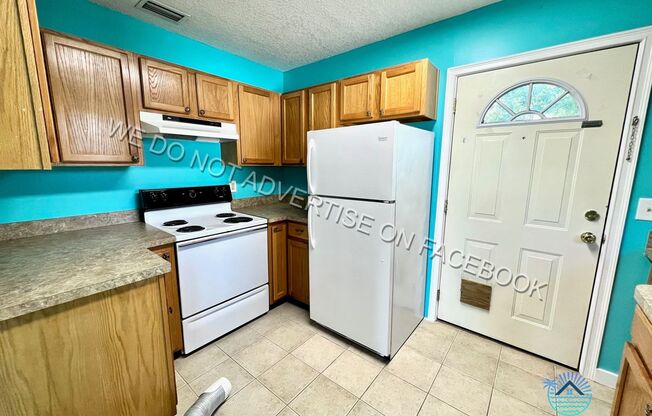 Lovely 2 bedroom / 1 bathroom home now available for rent!