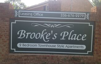 Brooke&#39;s Place Apartments