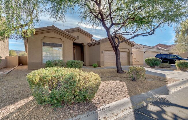 Stunning 3 bedroom - 2937 Sq. Ft.- Cave Creek- pool & landscaping incld.