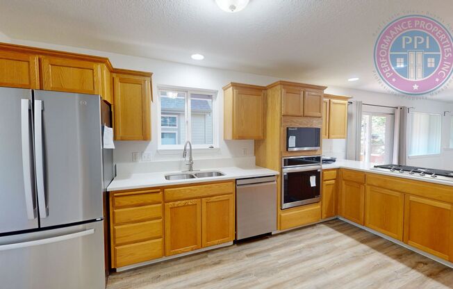 LAKE OSWEGO, FIRST ADDITION / SINGLE LEVEL, NEWLY UPDATED, BASEMENT & GARAGE