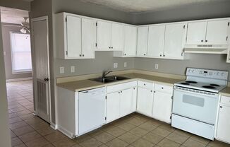 2 beds, 1.5 baths, $1,275, Unit Unit B