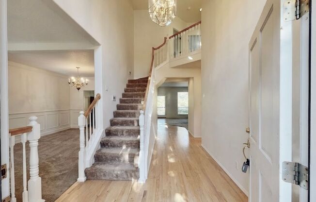 Modern Executive Retreat in NW Portland Near Nike, Intel & St. Vincent!