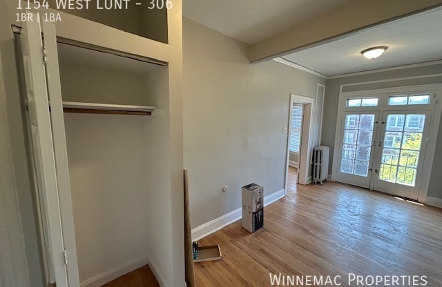 1154 W Lunt Ave